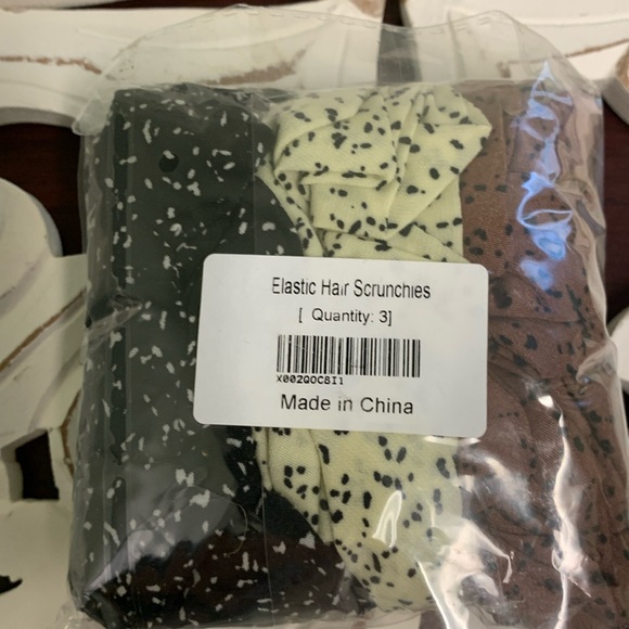 Bundle of 3 Oversized Hair Scrunchies Black, Yellow, and Brown NIB - Picture 2 of 8
